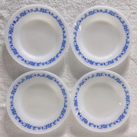 Vintage Termo-Rey Milk Glass Salad Plates W  Blue Floral Pattern x4 - Picture 1 of 9